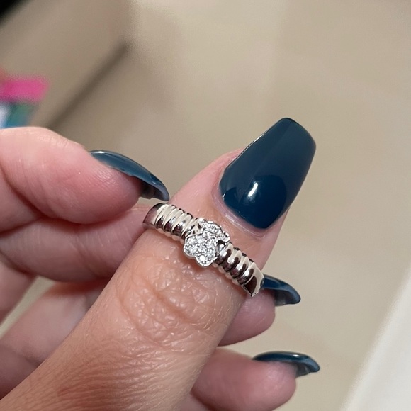 White gold and diamonds - Picture 2 of 2